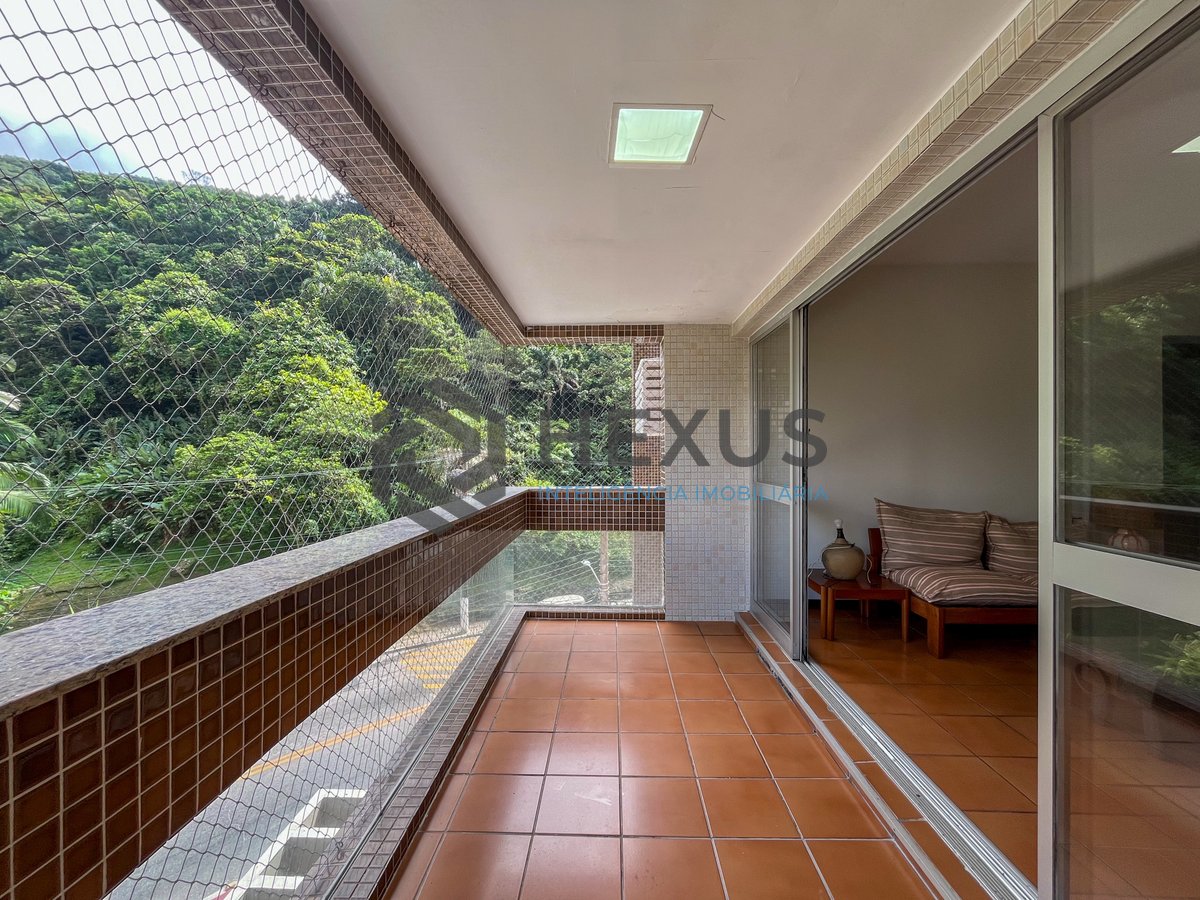 Foto 8 de Apartamento com varanda e lazer na beira mar da praia nas Pitangueiras, Guarujá