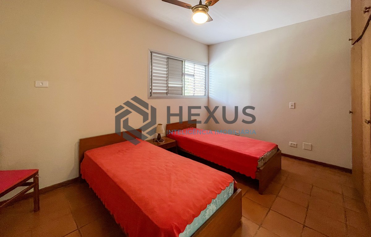 Foto 10 de Apartamento com varanda e lazer na beira mar da praia nas Pitangueiras, Guarujá