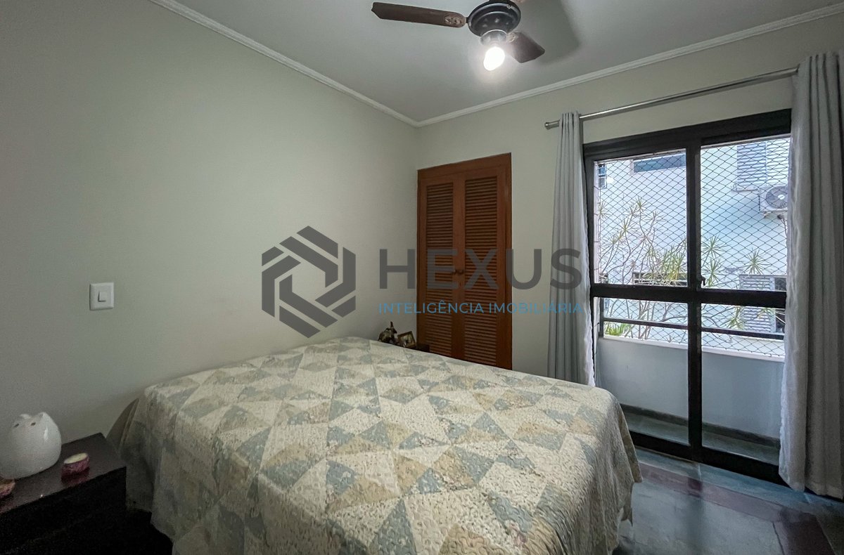 Foto 14 de Apartamento com varanda e lazer a 400m da Praia nas Pitangueiras, Guarujá