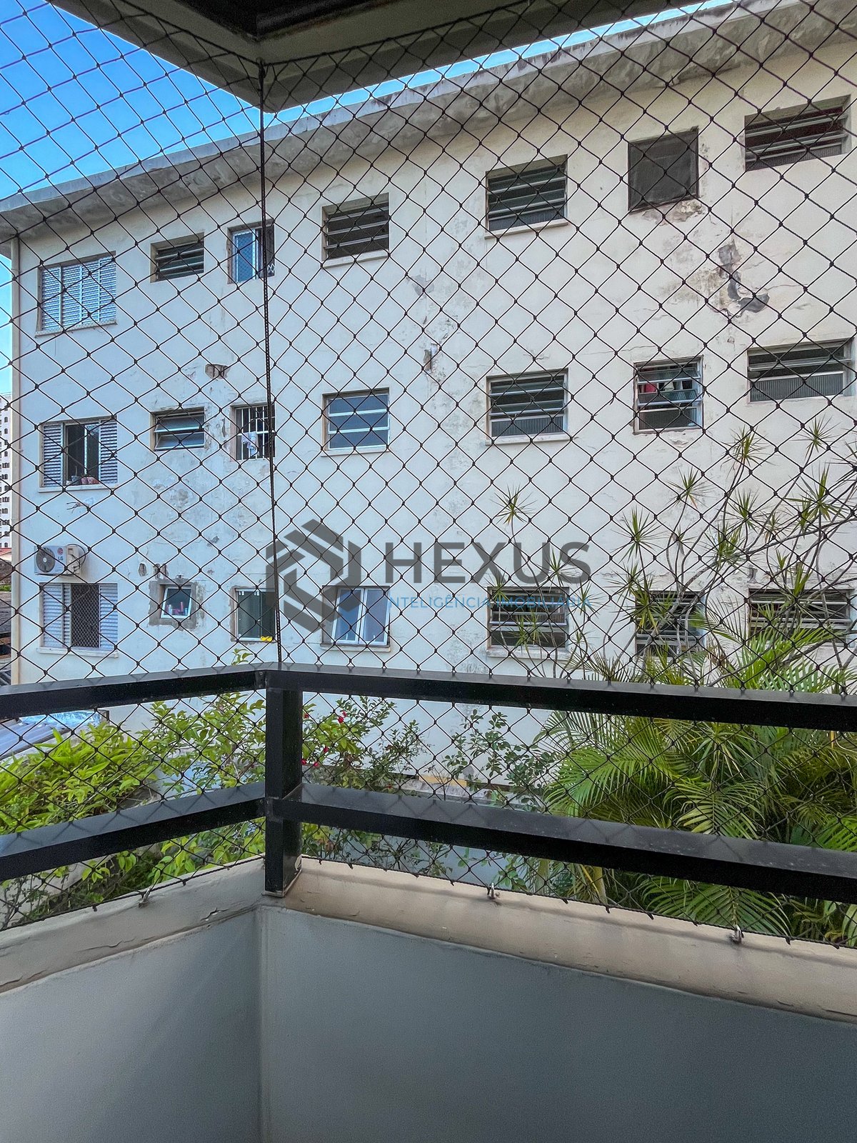 Foto 23 de Apartamento com varanda e lazer a 400m da Praia nas Pitangueiras, Guarujá
