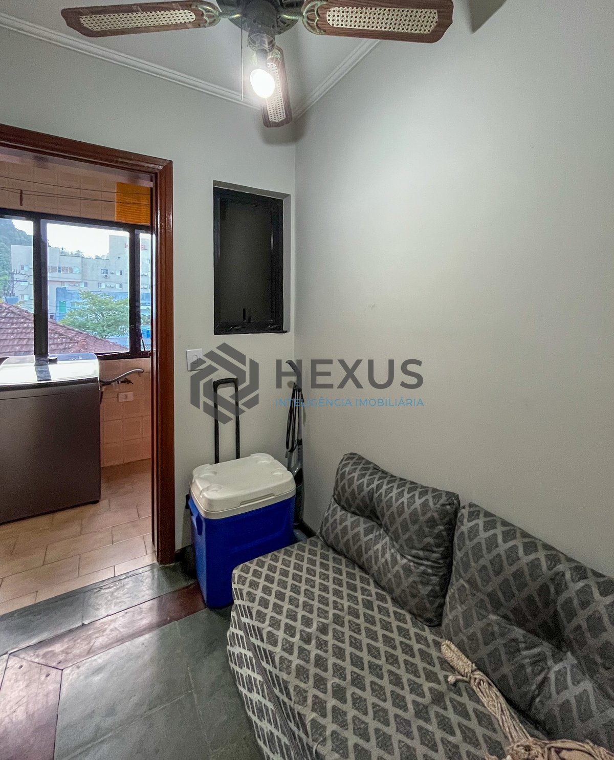 Foto 25 de Apartamento com varanda e lazer a 400m da Praia nas Pitangueiras, Guarujá
