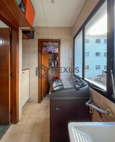 Foto 30 de Apartamento com varanda e lazer a 400m da Praia nas Pitangueiras, Guarujá