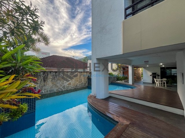 Foto 34 de Apartamento com varanda e lazer a 400m da Praia nas Pitangueiras, Guarujá