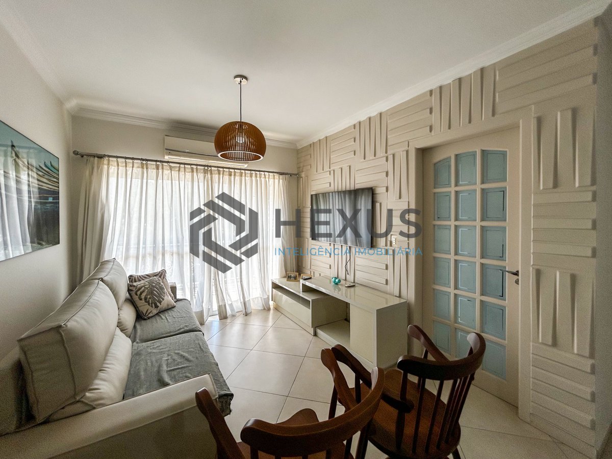 Foto 2 de Apartamento reformado com varanda a 400m da praia na Enseada, Guarujá