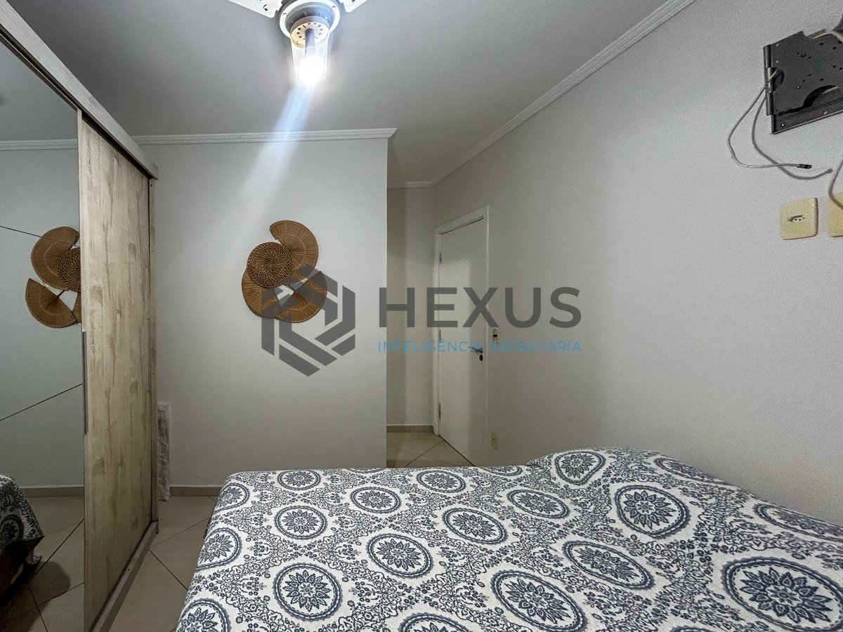 Foto 23 de Apartamento reformado com varanda a 400m da praia na Enseada, Guarujá
