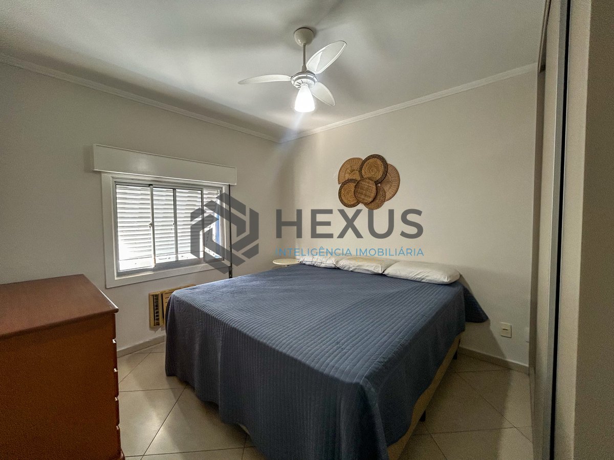Foto 26 de Apartamento reformado com varanda a 400m da praia na Enseada, Guarujá