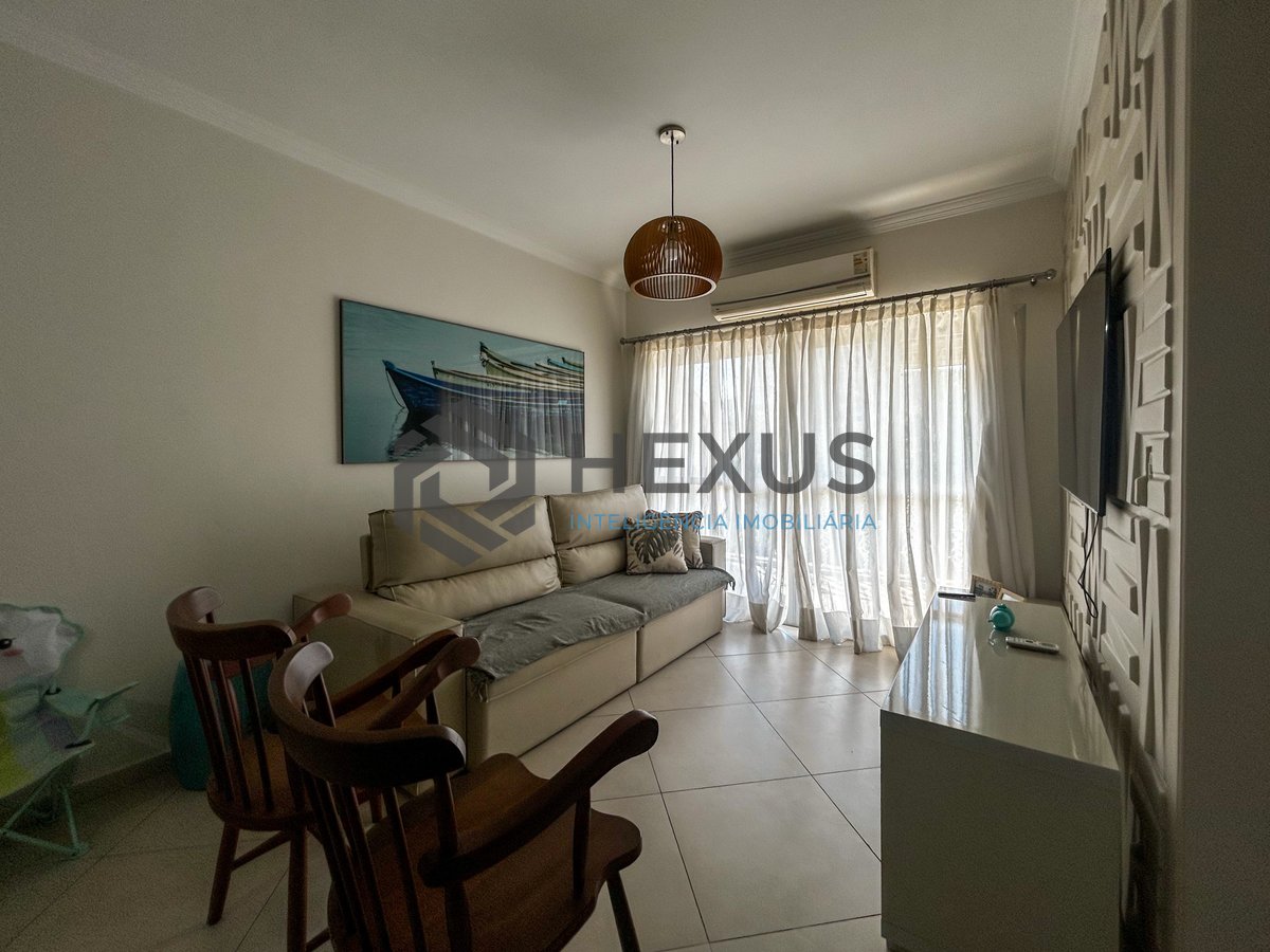 Foto 4 de Apartamento reformado com varanda a 400m da praia na Enseada, Guarujá