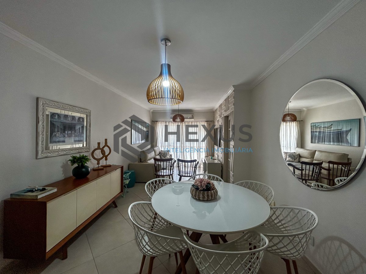 Foto 8 de Apartamento reformado com varanda a 400m da praia na Enseada, Guarujá