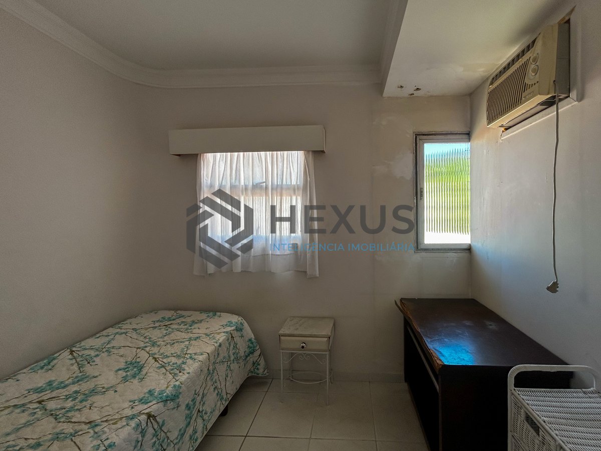 Foto 12 de Apartamento com varanda e lazer a 400m da praia na Enseada, Guarujá