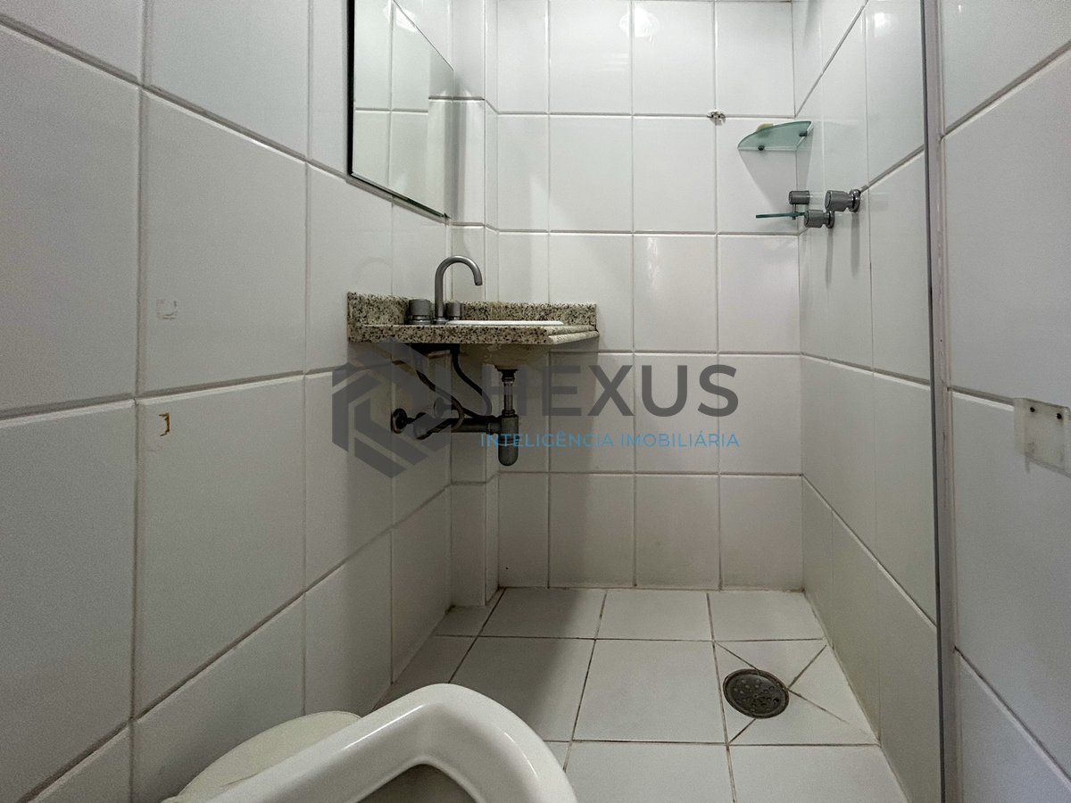 Foto 13 de Apartamento com varanda e lazer a 400m da praia na Enseada, Guarujá