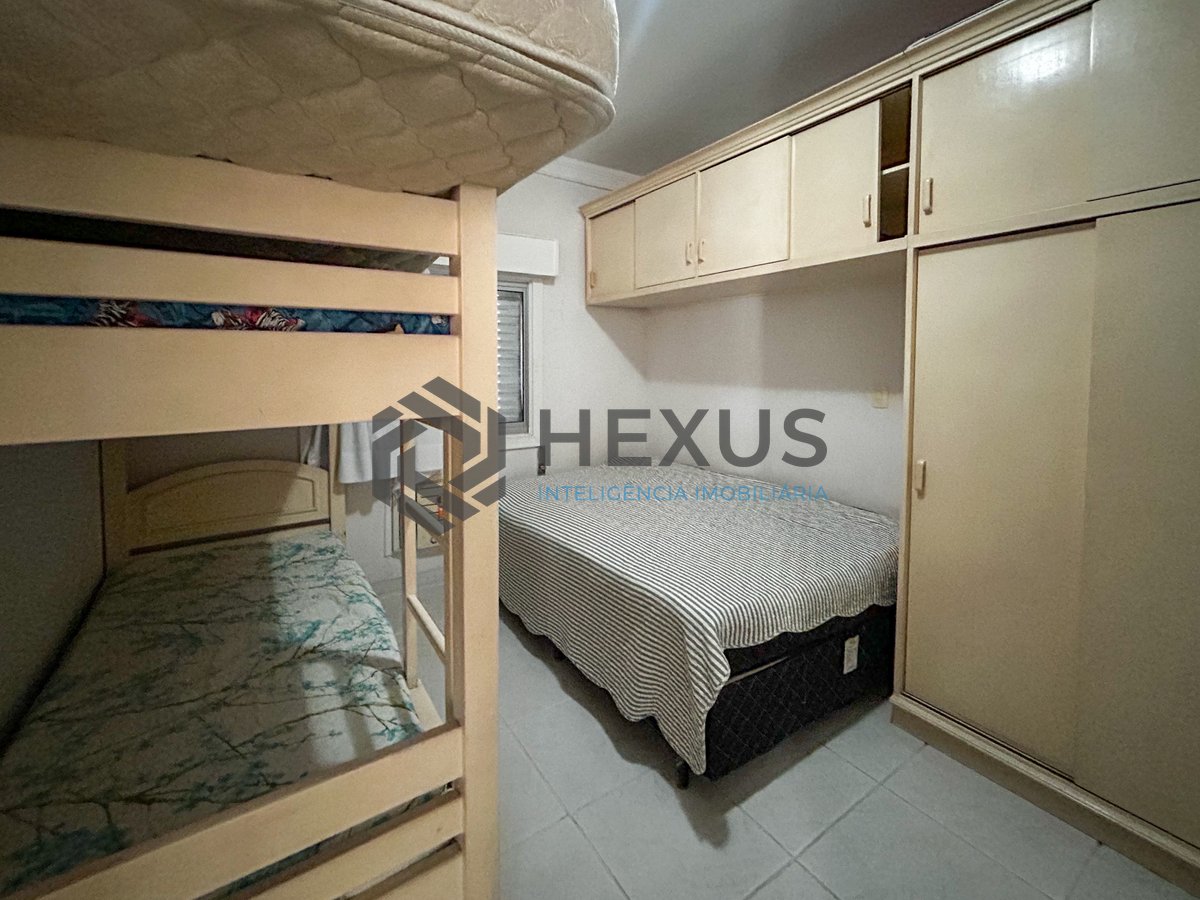 Foto 16 de Apartamento com varanda e lazer a 400m da praia na Enseada, Guarujá