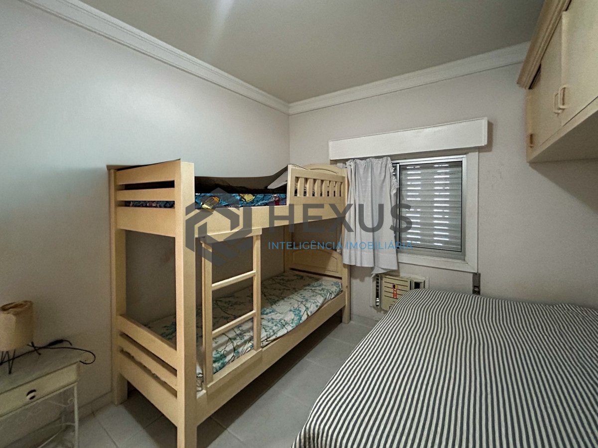 Foto 18 de Apartamento com varanda e lazer a 400m da praia na Enseada, Guarujá