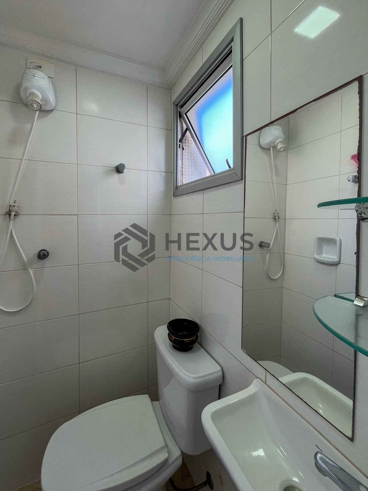 Foto 29 de Apartamento reformado a 1 quadra da praia nas Pitangueiras, Guarujá