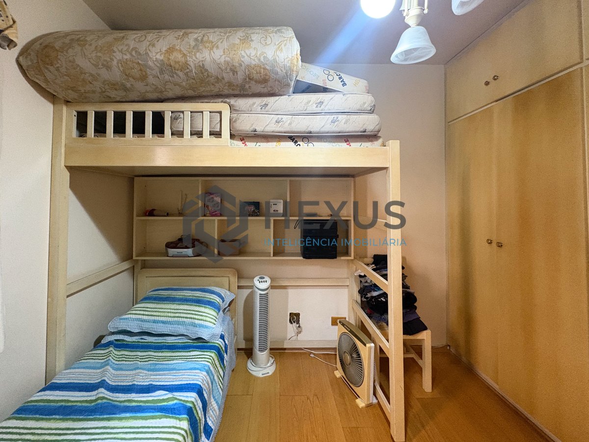 Foto 12 de Apartamento com varanda vista mar a 50m da praia na Enseada, Guarujá