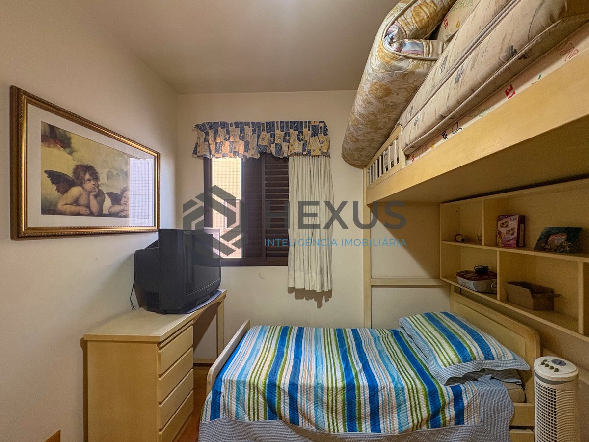 Foto 13 de Apartamento com varanda vista mar a 50m da praia na Enseada, Guarujá