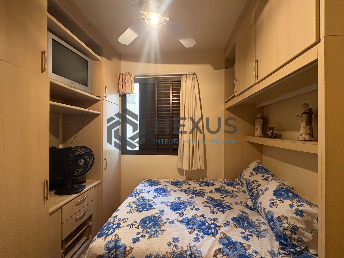 Foto 15 de Apartamento com varanda vista mar a 50m da praia na Enseada, Guarujá