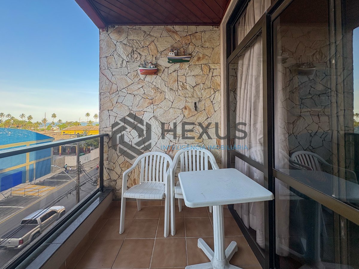 Foto 5 de Apartamento com varanda vista mar a 50m da praia na Enseada, Guarujá