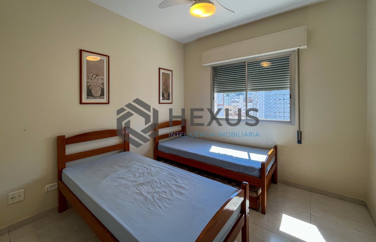 Foto 13 de Apartamento com varanda vista mar a 1 quadra da praia nas Pitangueiras, Guarujá