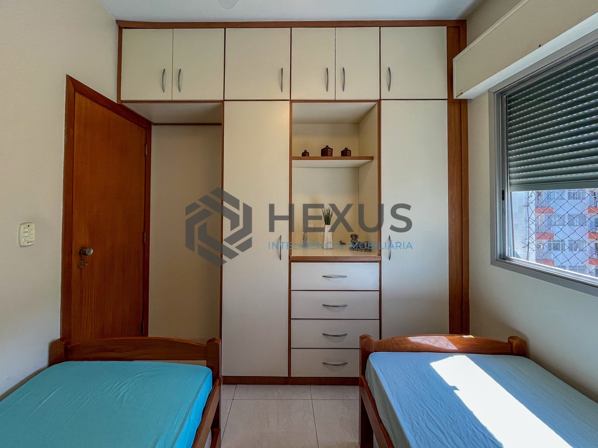Foto 20 de Apartamento com varanda vista mar a 1 quadra da praia nas Pitangueiras, Guarujá