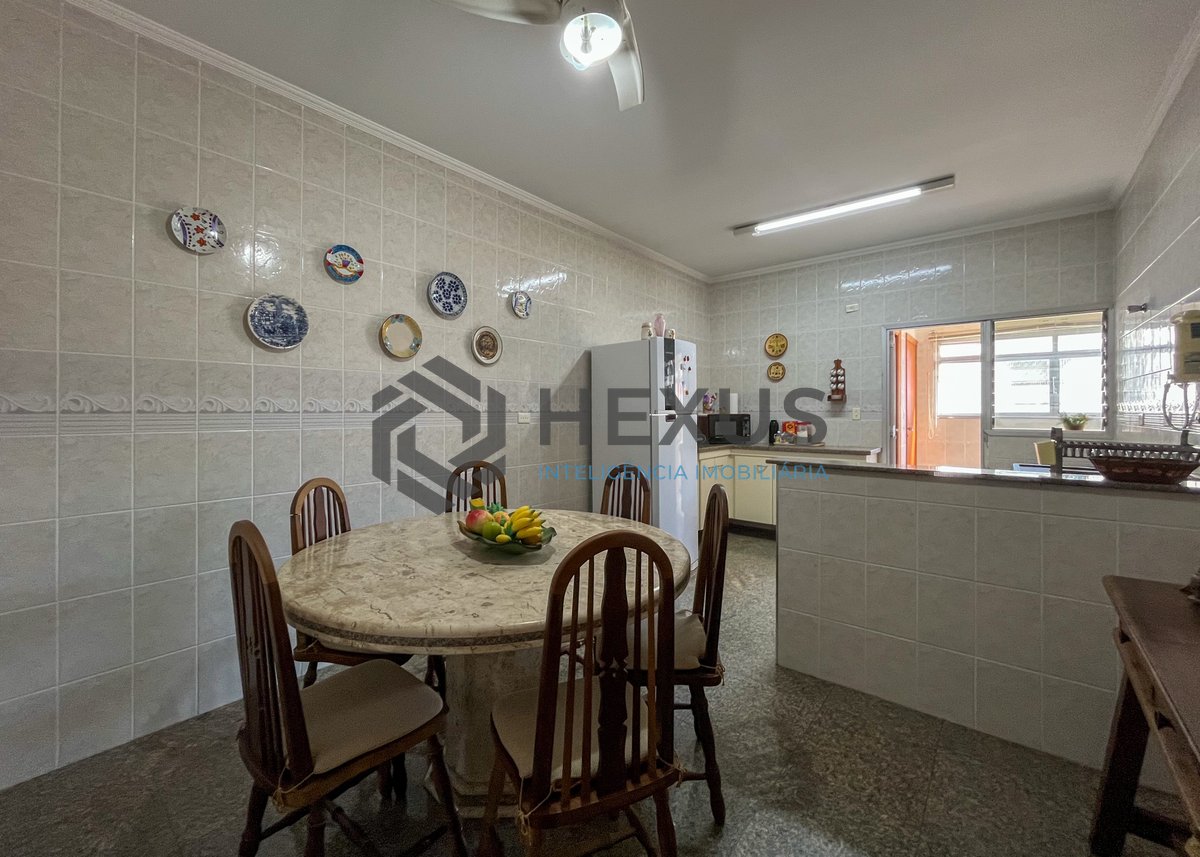 Foto 26 de Apartamento com varanda vista mar a 1 quadra da praia nas Pitangueiras, Guarujá