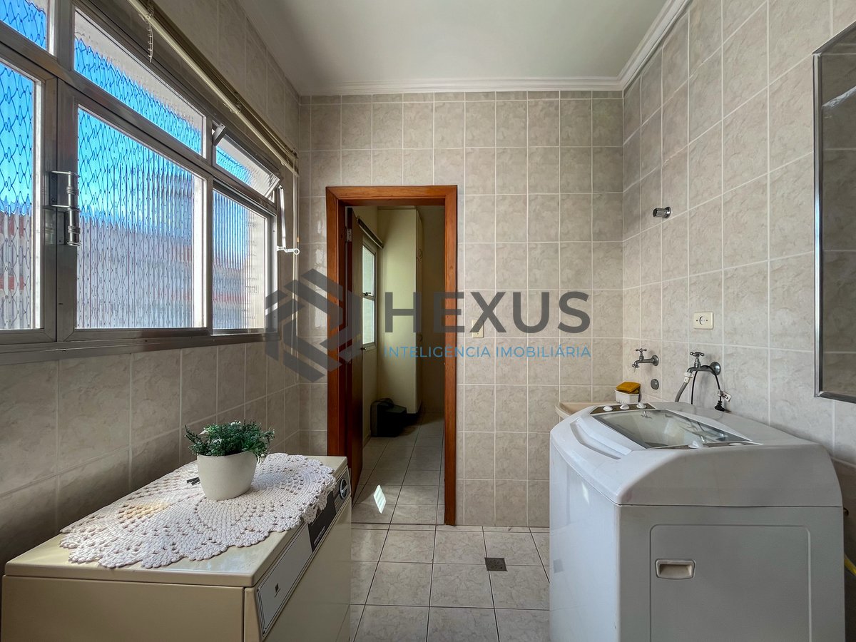 Foto 33 de Apartamento com varanda vista mar a 1 quadra da praia nas Pitangueiras, Guarujá