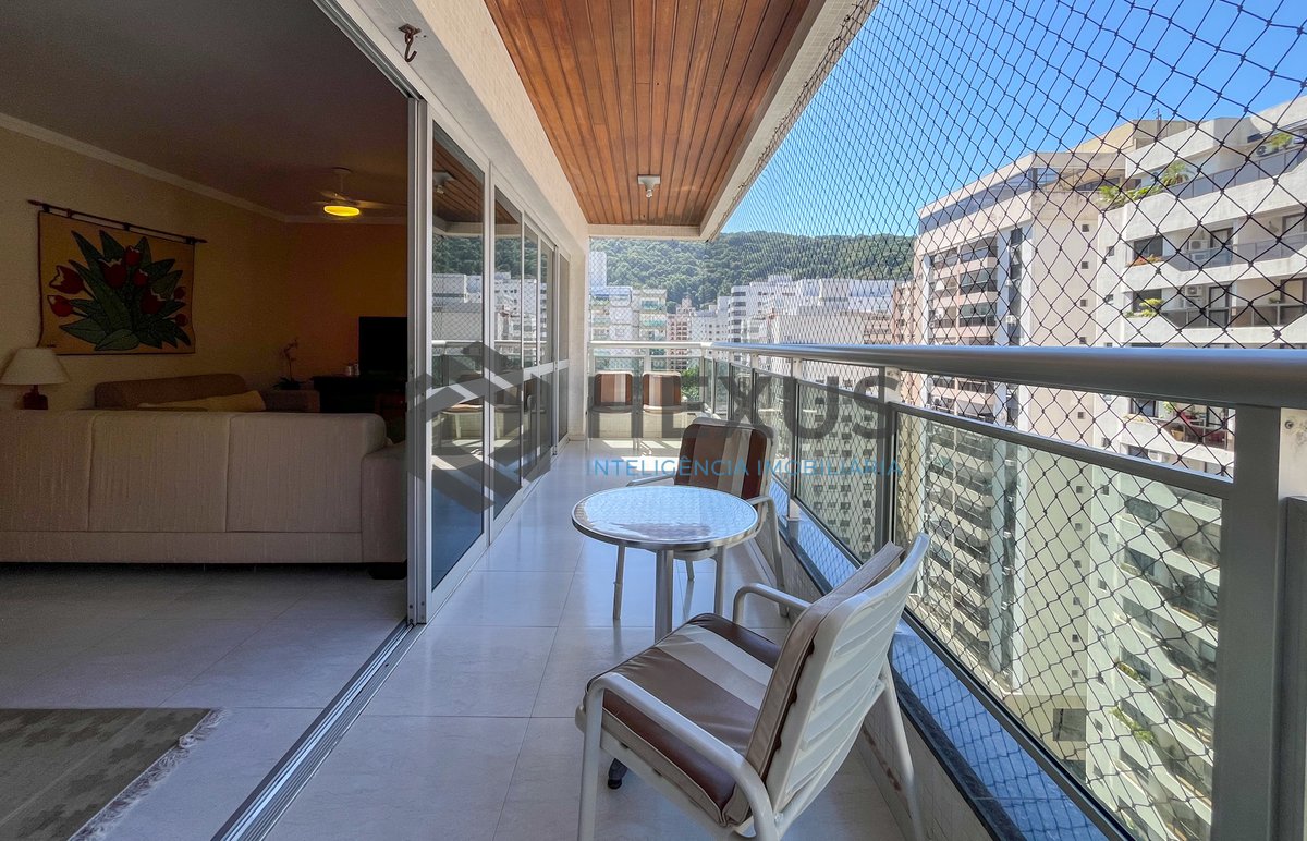 Foto 10 de Apartamento com varanda vista mar a 1 quadra da praia nas Pitangueiras, Guarujá