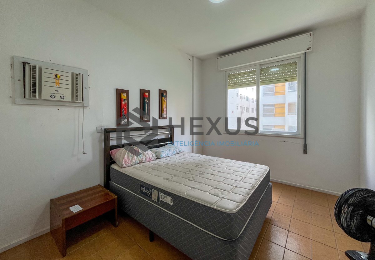 Foto 17 de Apartamento com varanda vista mar a 80m da praia nas Pitangueiras, Guarujá