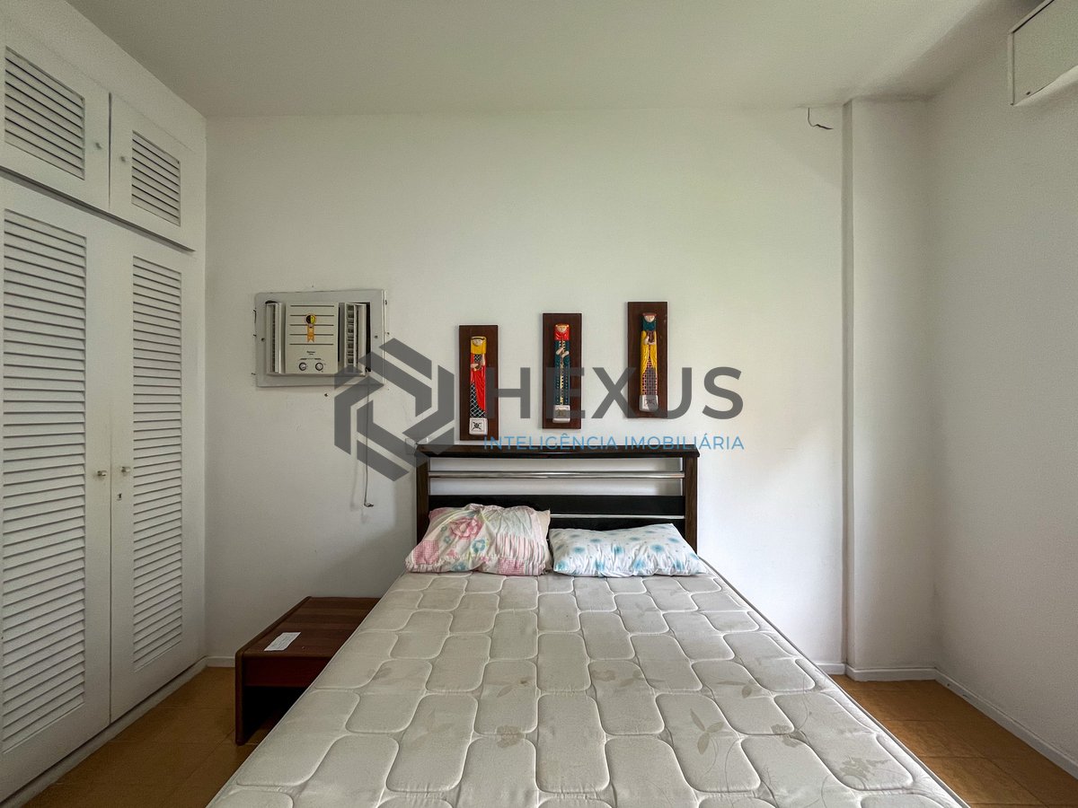 Foto 18 de Apartamento com varanda vista mar a 80m da praia nas Pitangueiras, Guarujá