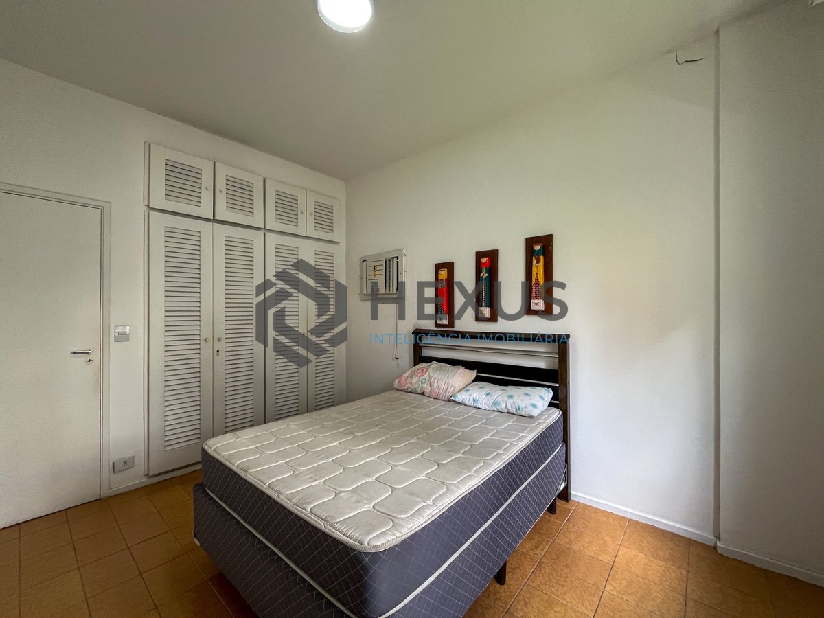 Foto 19 de Apartamento com varanda vista mar a 80m da praia nas Pitangueiras, Guarujá