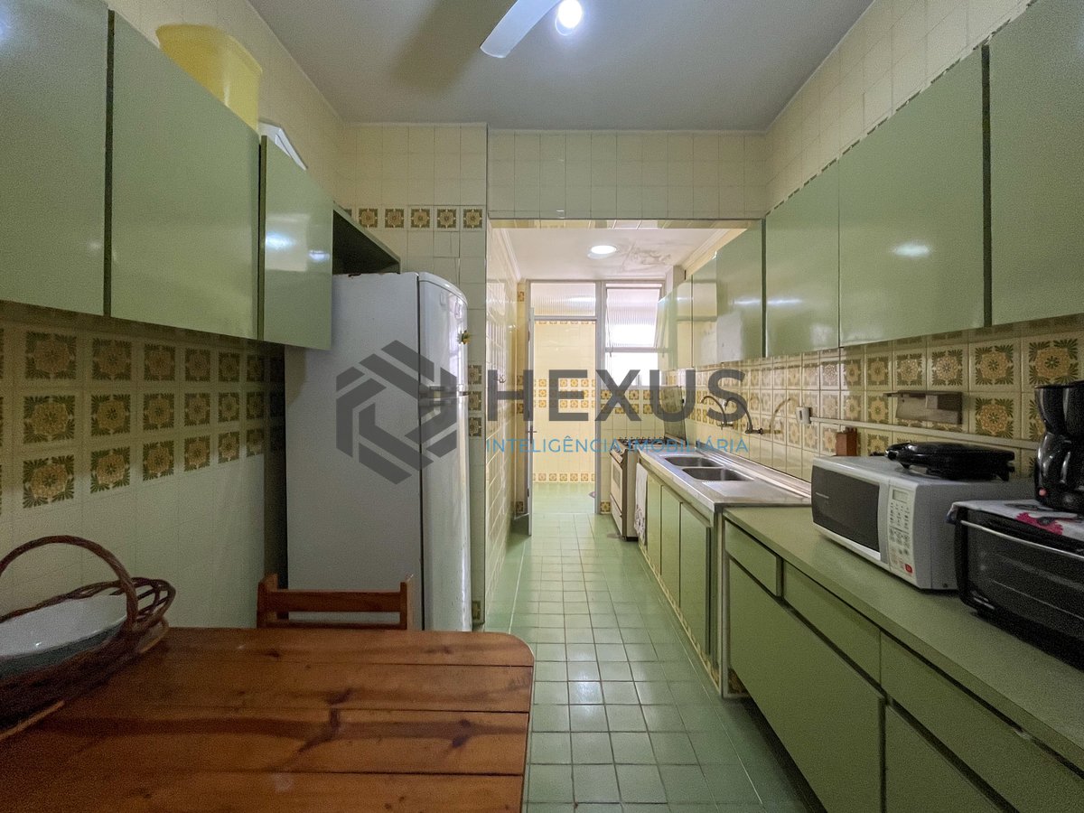 Foto 31 de Apartamento com varanda vista mar a 80m da praia nas Pitangueiras, Guarujá