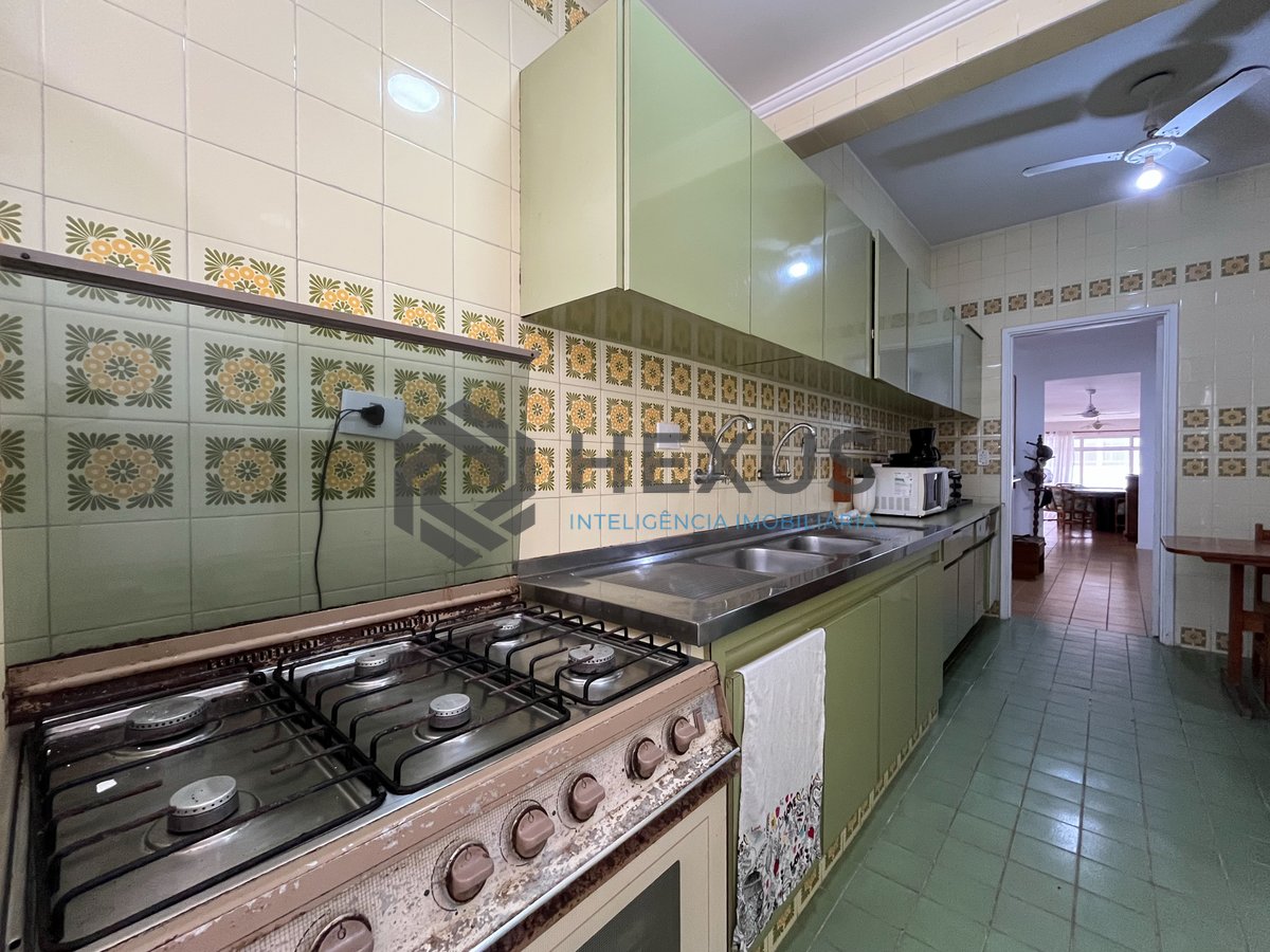Foto 33 de Apartamento com varanda vista mar a 80m da praia nas Pitangueiras, Guarujá