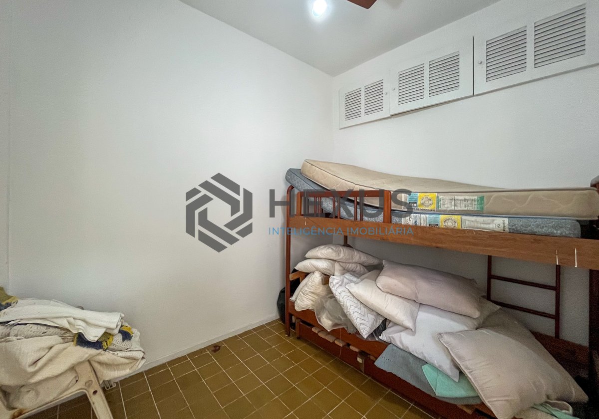Foto 35 de Apartamento com varanda vista mar a 80m da praia nas Pitangueiras, Guarujá