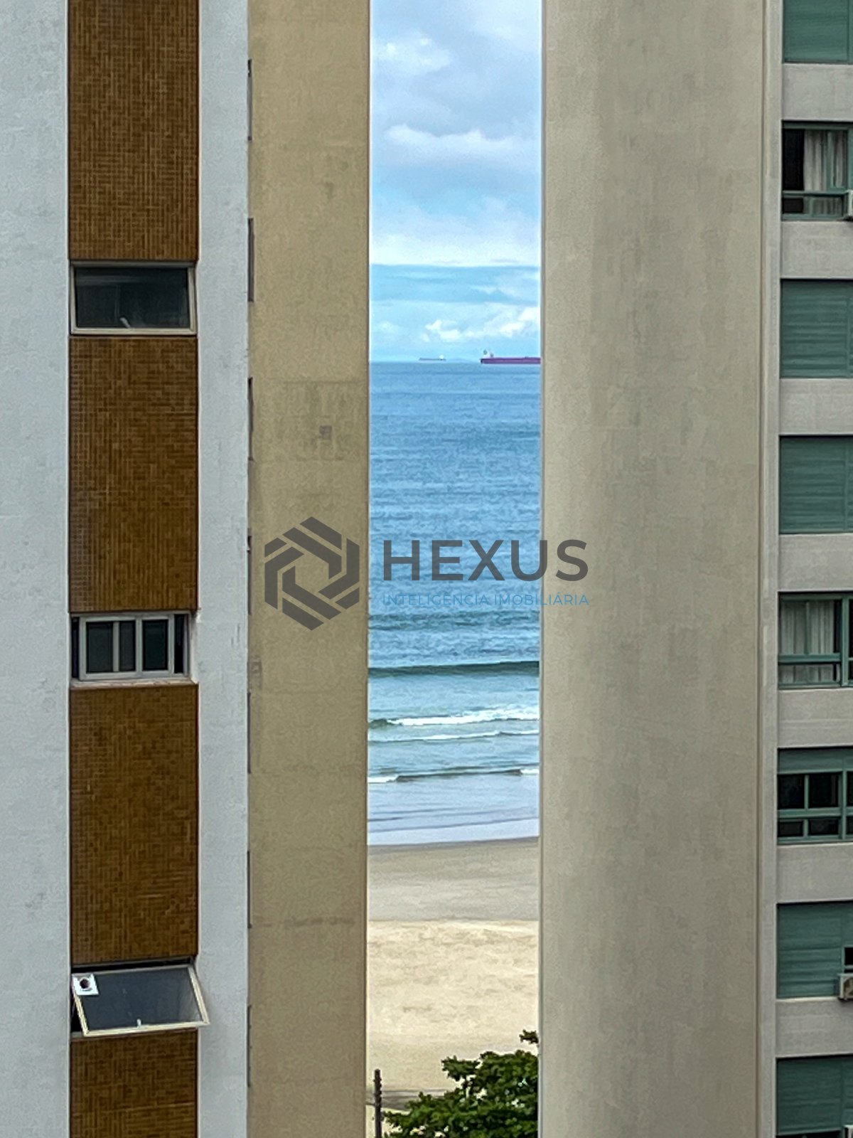 Foto 16 de Apartamento com vista mar a 50m da praia nas Pitangueiras, Guarujá