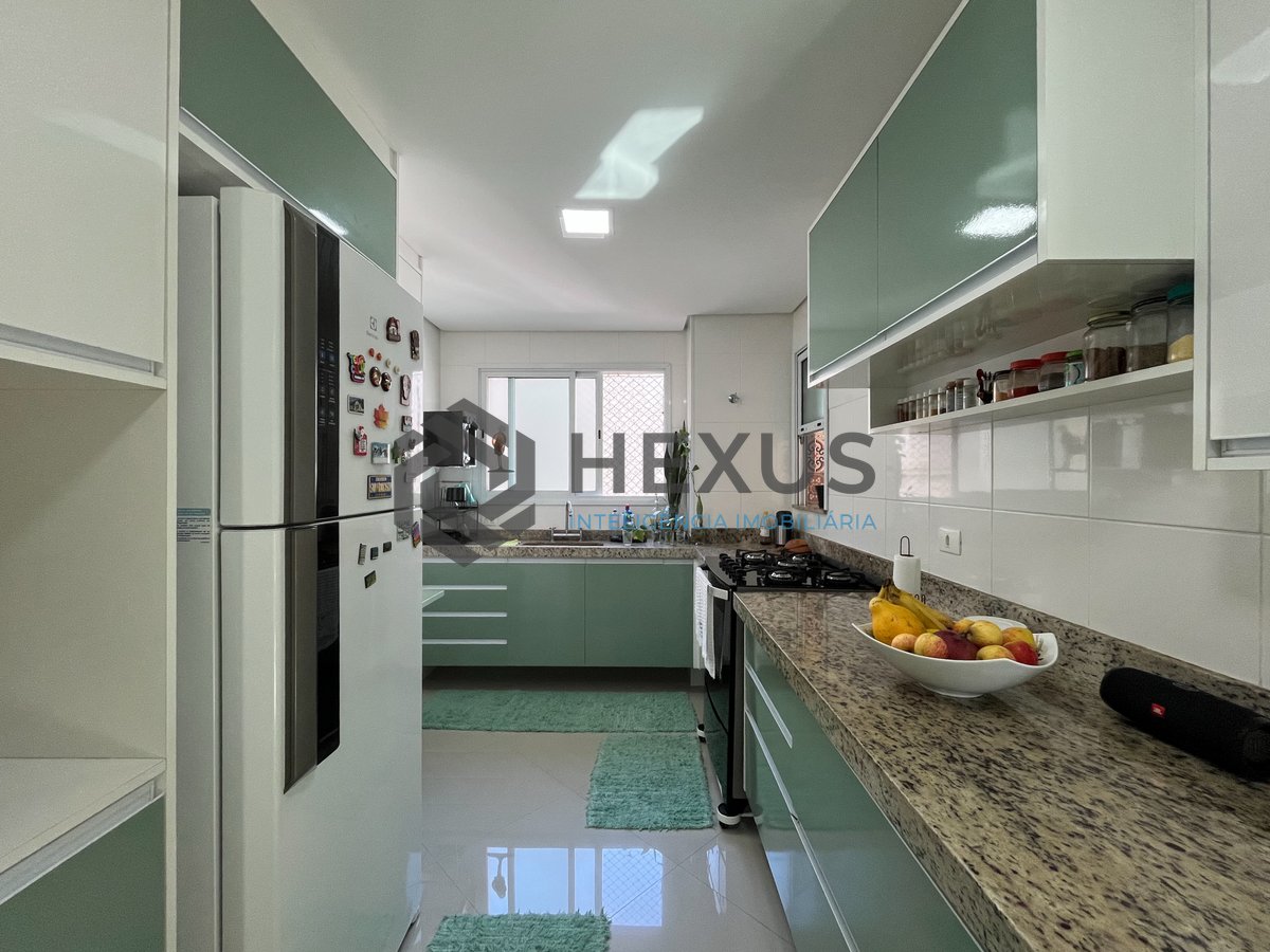 Foto 11 de Apartamento com varanda gourmet vista mar e lazer na beira mar da praia nas Pitangueiras, Guarujá