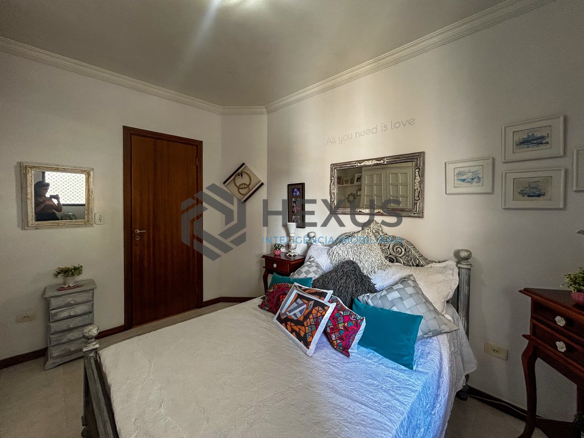 Foto 17 de Apartamento reformado com varanda vista mar e lazer a 200m da praia no Jardim Astúrias, Guarujá