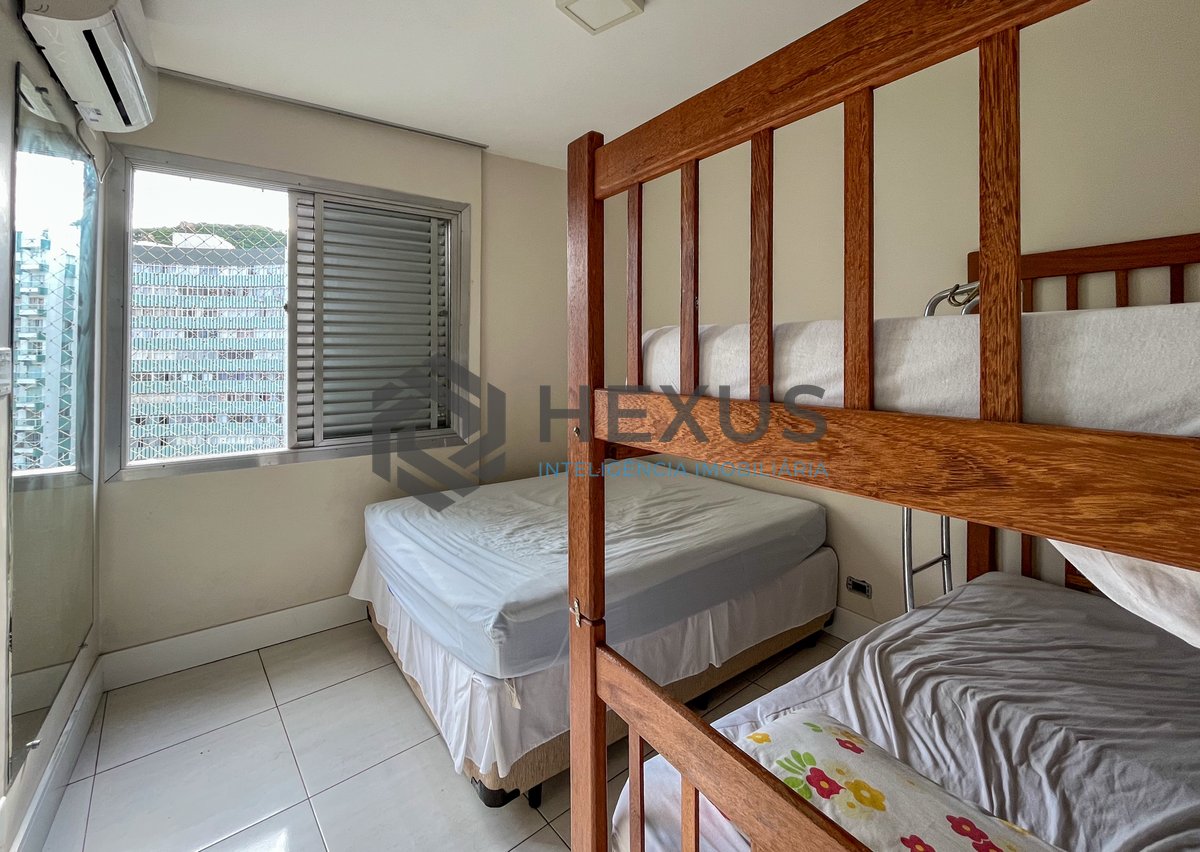 Foto 15 de Apartamento com varanda vista mar e lazer na beira mar da Praia nas Pitangueiras, Guarujá