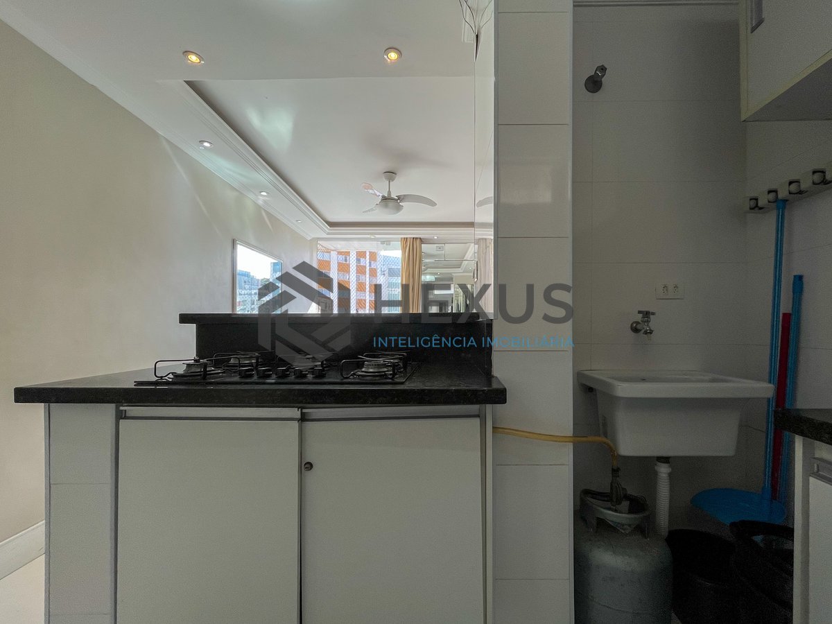 Foto 7 de Apartamento com varanda vista mar e lazer na beira mar da Praia nas Pitangueiras, Guarujá