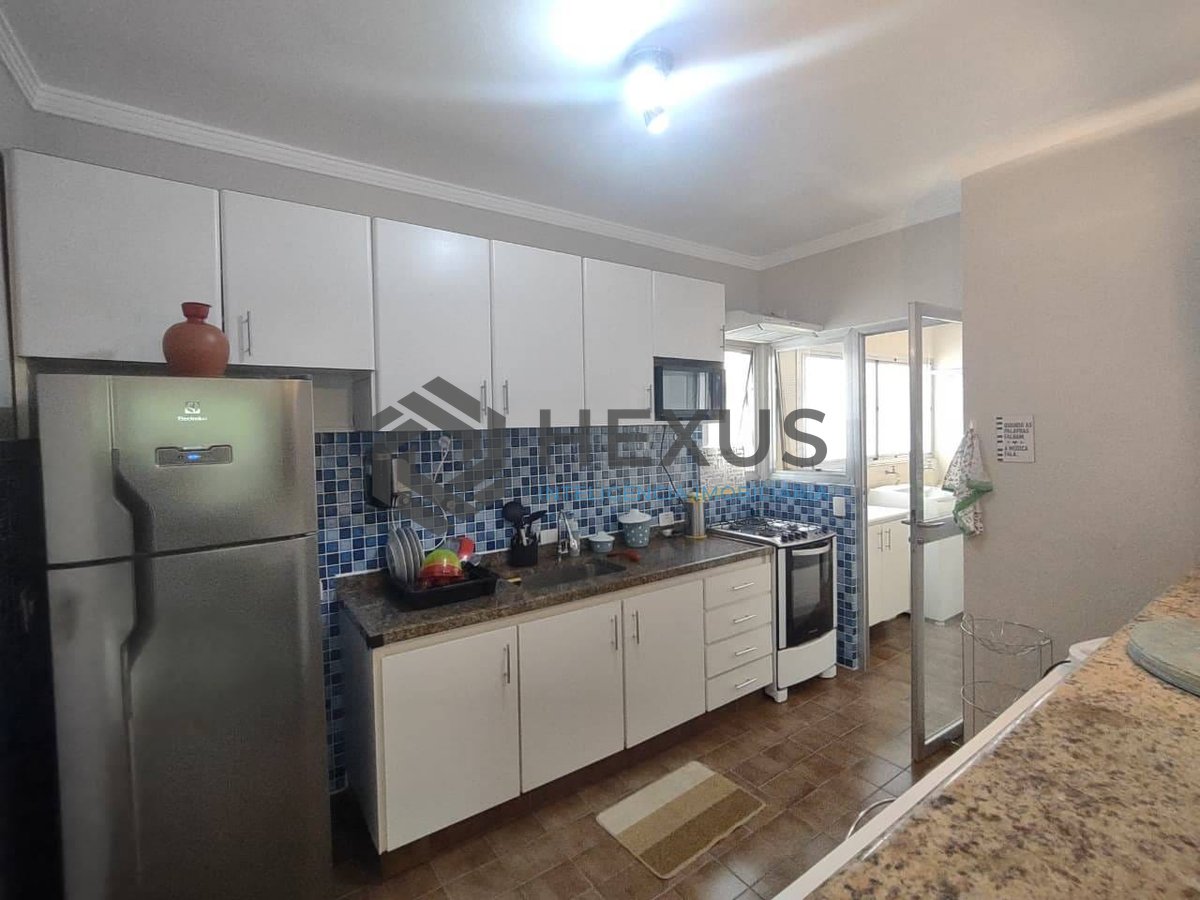 Foto 21 de Apartamento com varanda na região da Brunella na Enseada, Guarujá