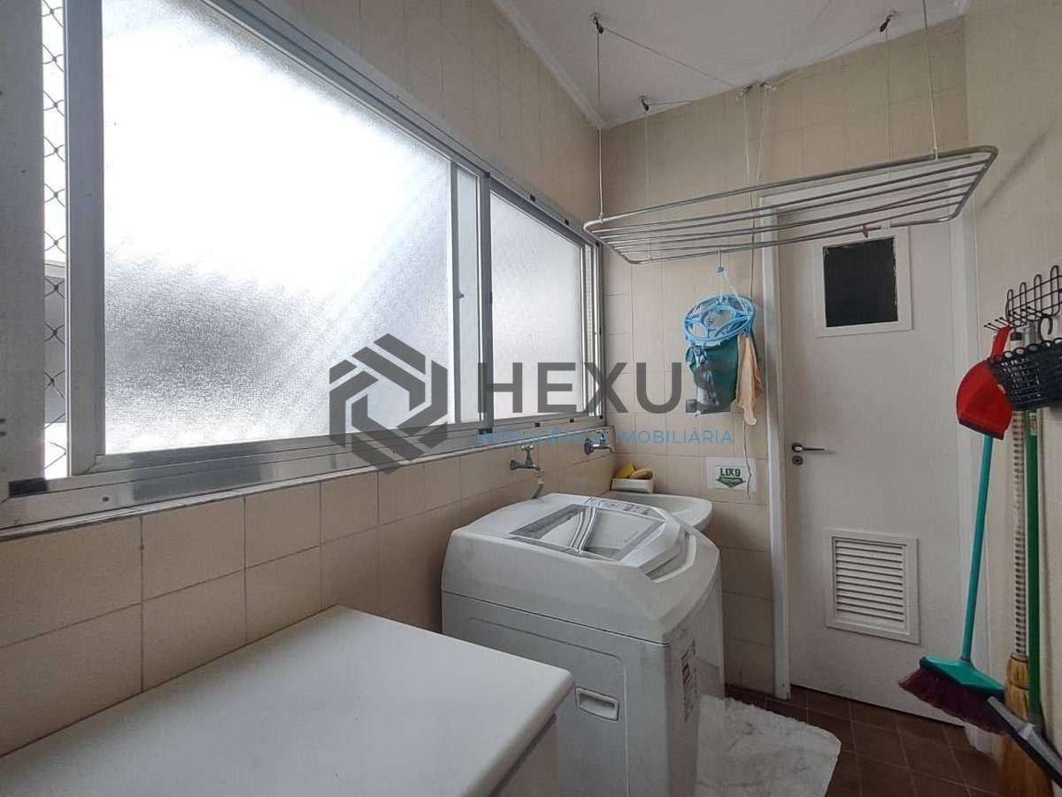 Foto 25 de Apartamento com varanda na região da Brunella na Enseada, Guarujá