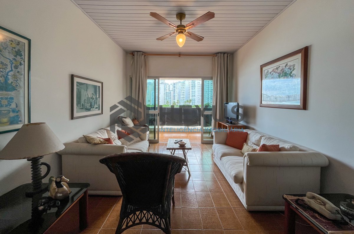 Foto 7 de Apartamento frente mar com varanda vista mar nas Pitangueiras, Guarujá