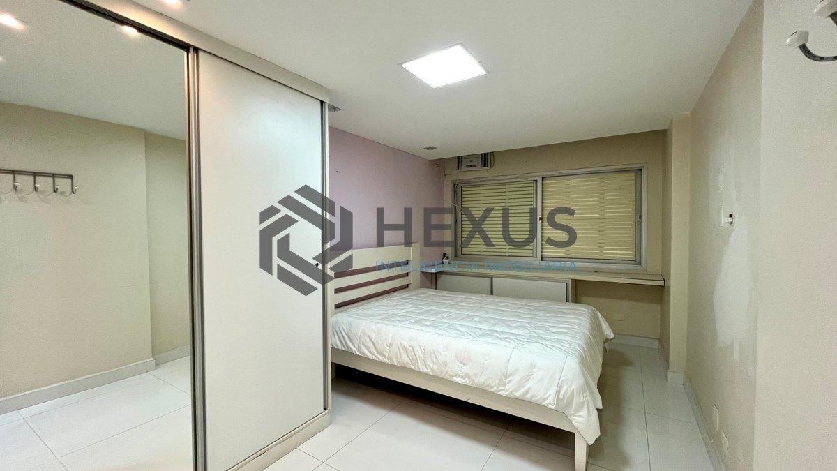 Foto 17 de Apartamento com varanda e lazer a 2 quadras do mar nas Pitangueiras, Guarujá