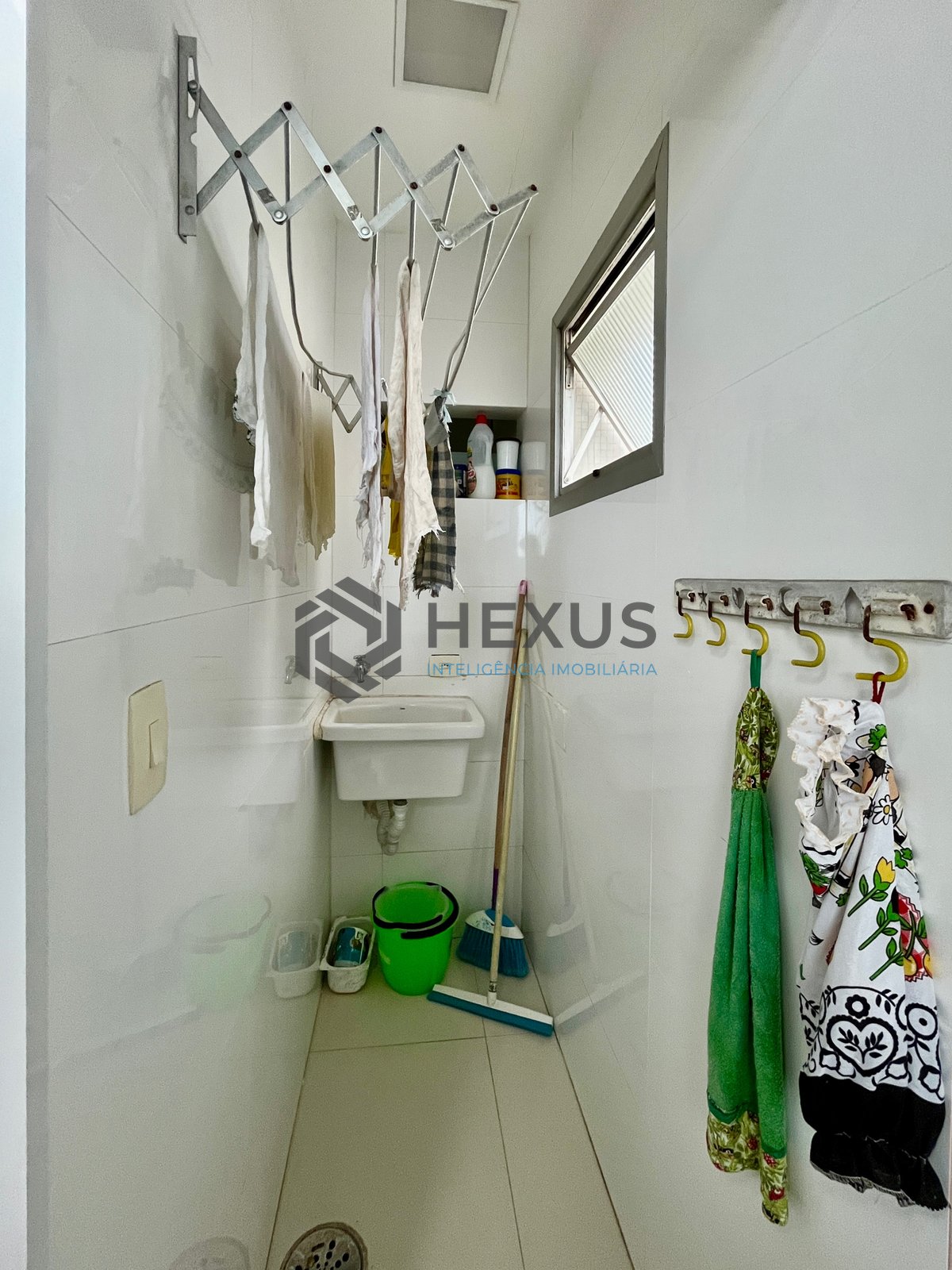 Foto 33 de Apartamento com varanda e lazer a 2 quadras do mar nas Pitangueiras, Guarujá