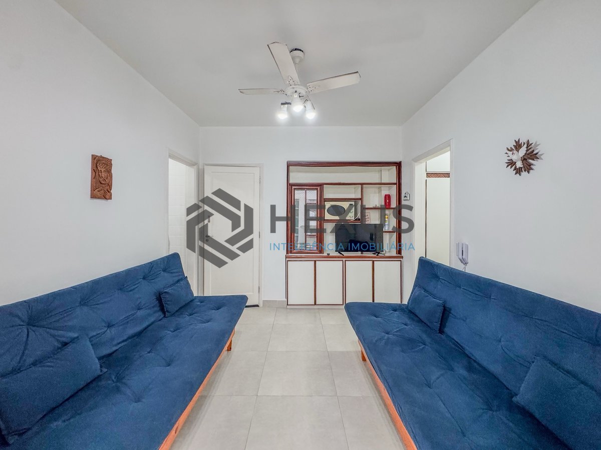 Foto 4 de Apartamento reformado com varanda a 300m da praia no Jardim Astúrias, Guarujá
