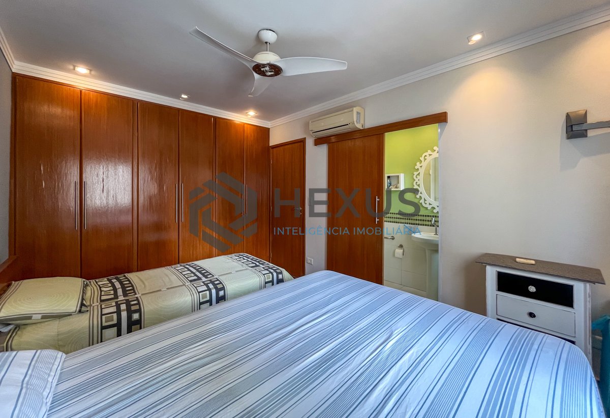Foto 30 de Apartamento reformado frente mar com varanda vista mar, Guarujá