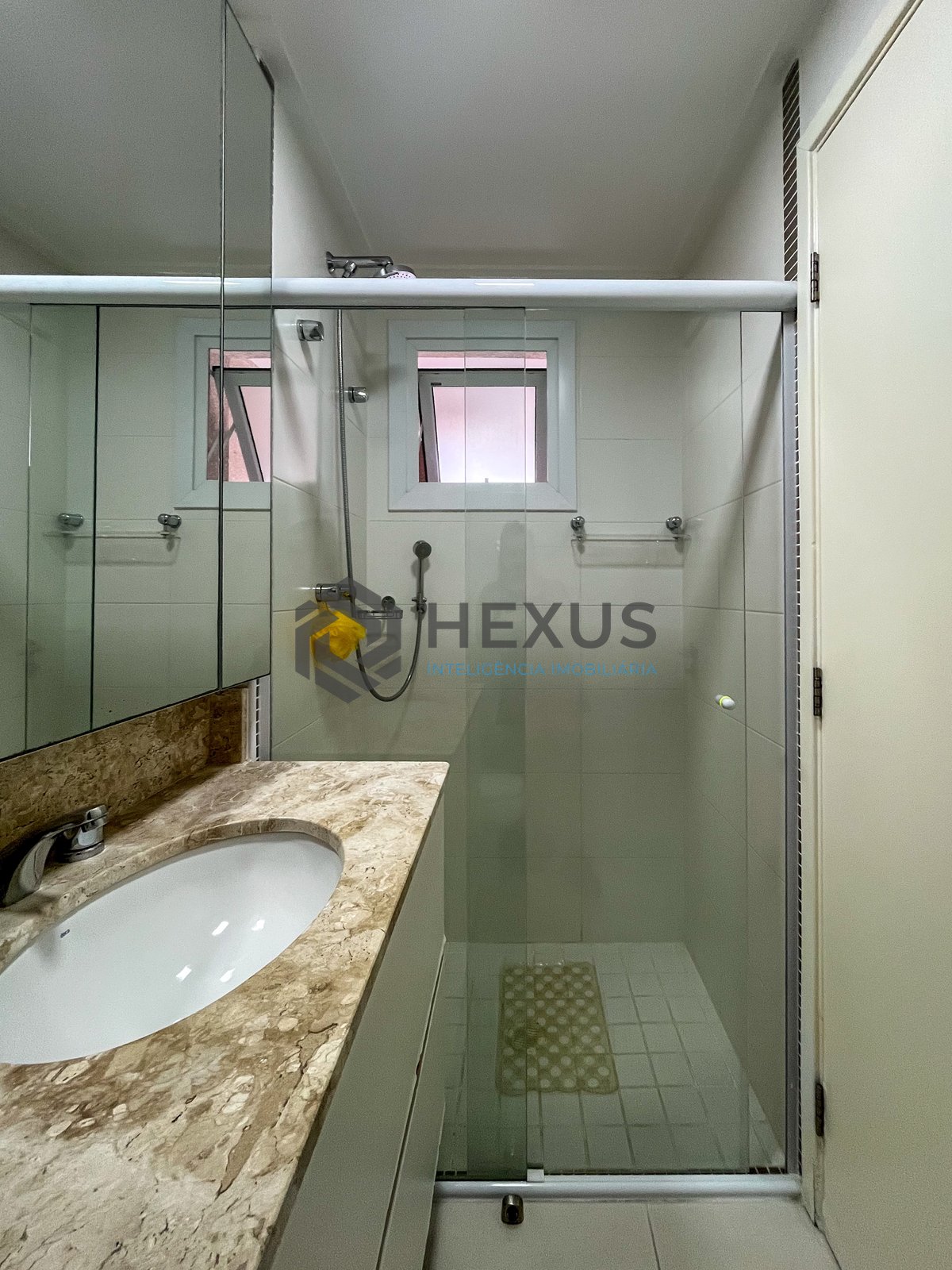 Foto 37 de Apartamento com varanda gourmet vista mar e lazer na beira mar da Praia nas Pitangueiras, Guarujá