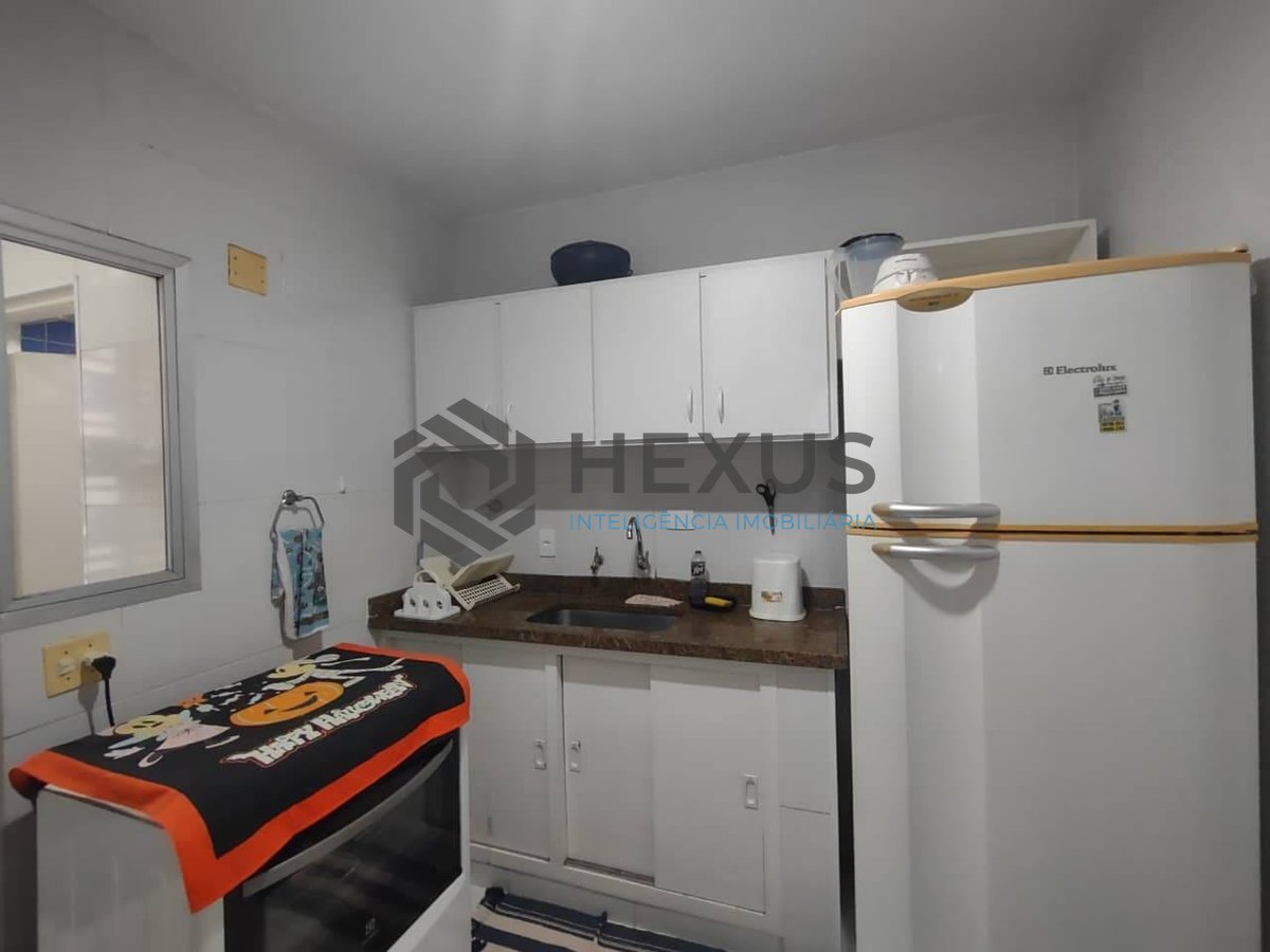 Foto 15 de Apartamento reformado com varanda e lazer a 100m da praia na Enseada, Guarujá