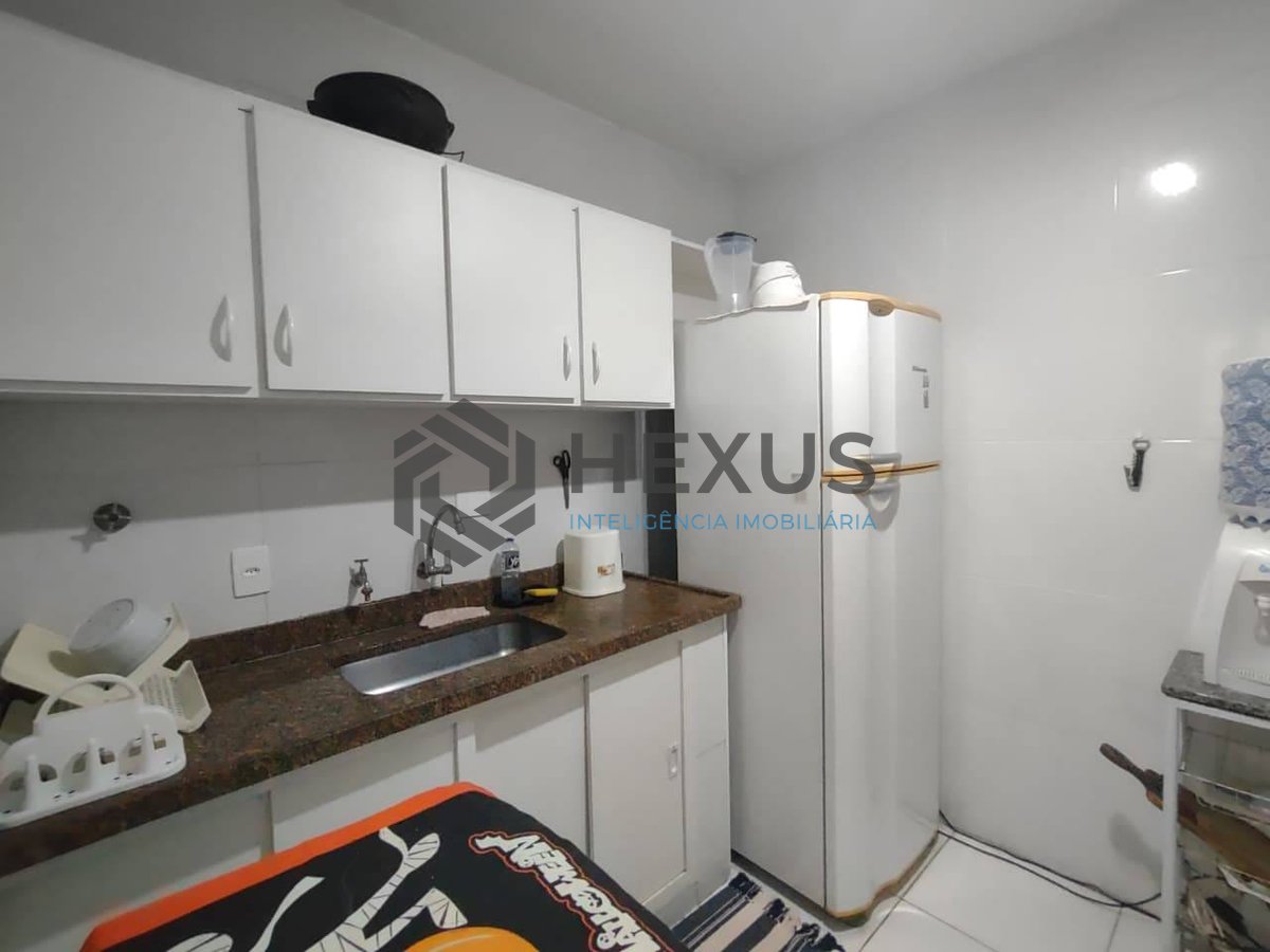 Foto 17 de Apartamento reformado com varanda e lazer a 100m da praia na Enseada, Guarujá