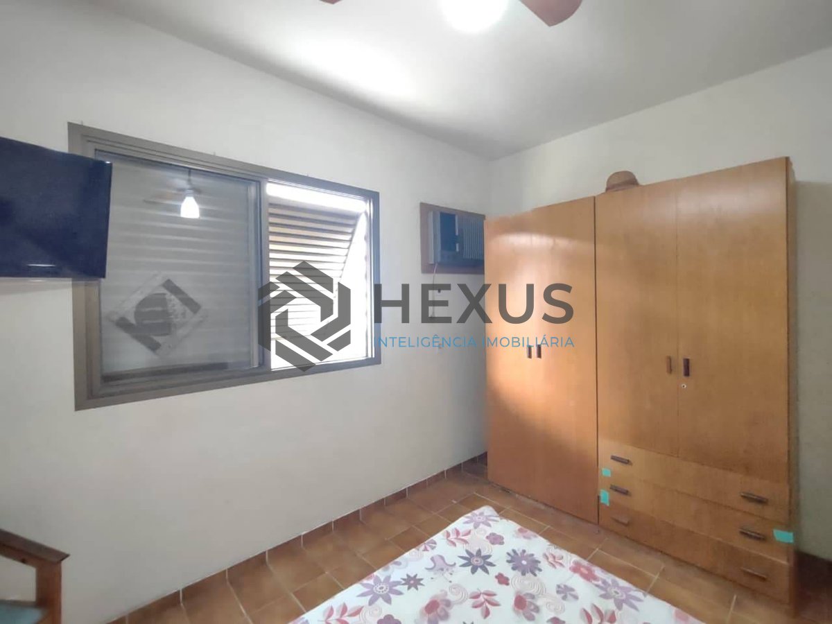 Foto 13 de Apartamento com varanda na Enseada, Guarujá