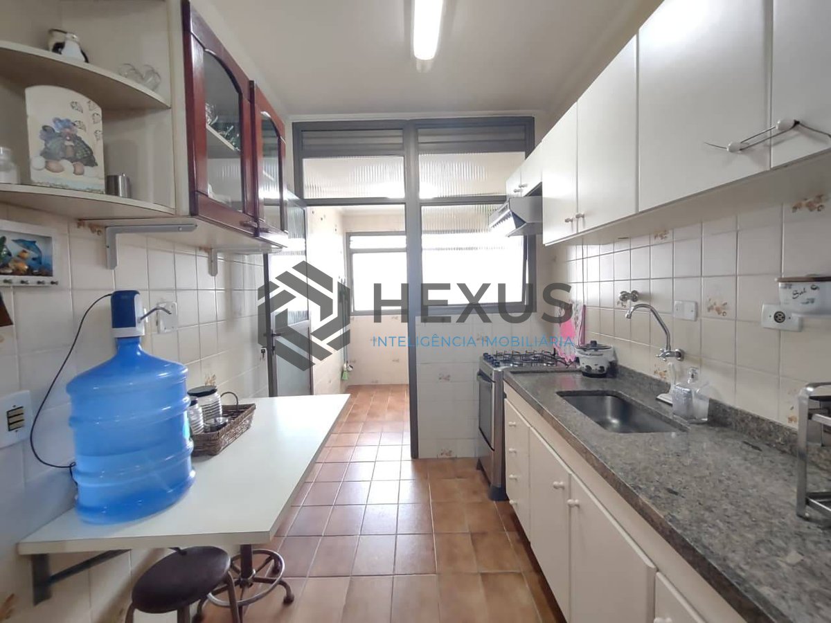 Foto 17 de Apartamento com varanda na Enseada, Guarujá