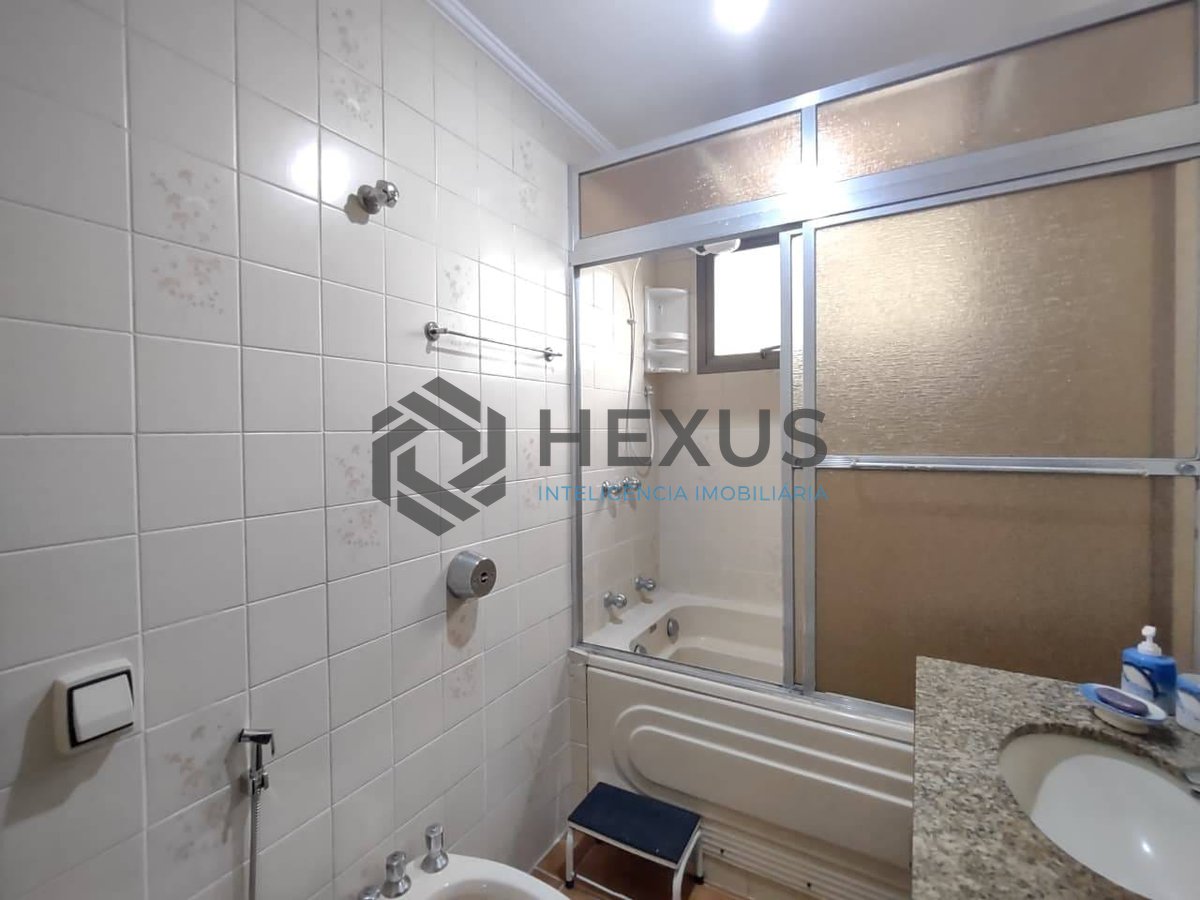 Foto 7 de Apartamento com varanda na Enseada, Guarujá